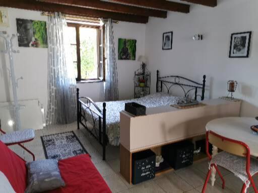 Studio Tres Agreable Totalement Independant Dans Maison Avec Cour Sans Vis A Vis Villa Vittel Exterior foto